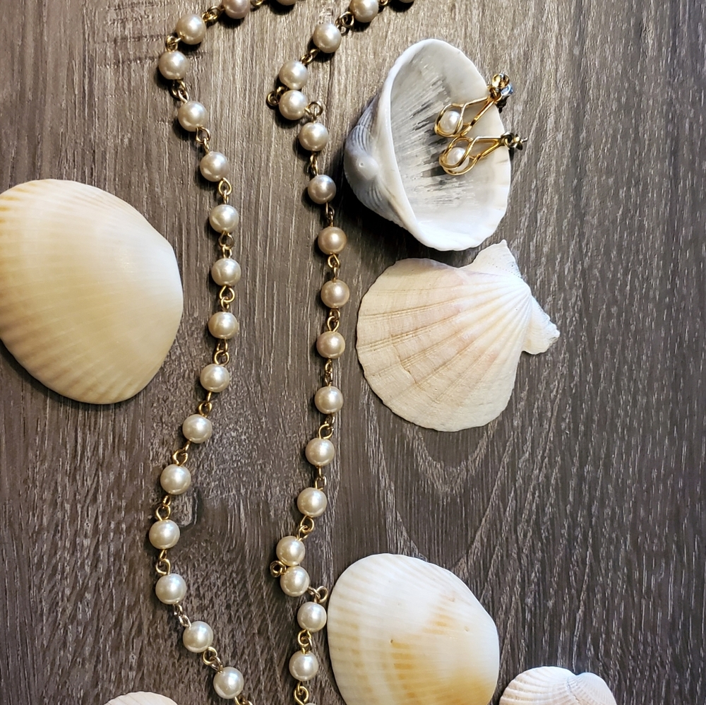Vintage Gold Tone & Pearls Necklace & Earring Set - Picture 5 of 5
